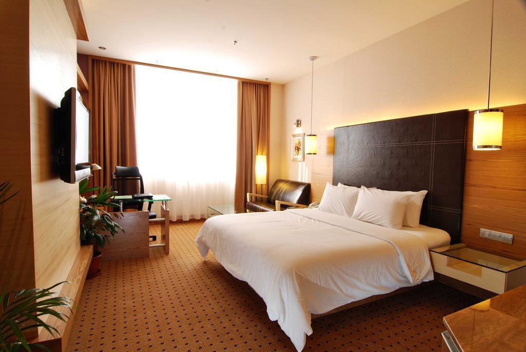 New World Suites Bintulu Exterior photo