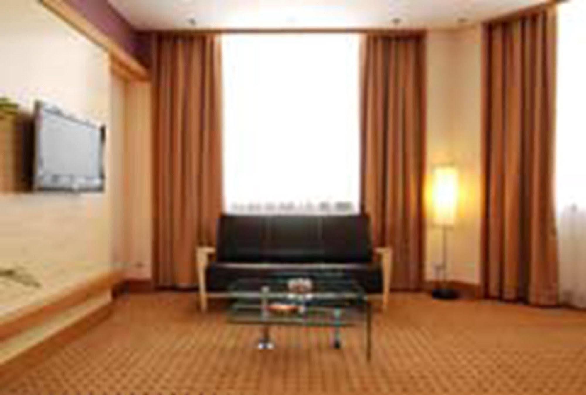 New World Suites Bintulu Exterior photo