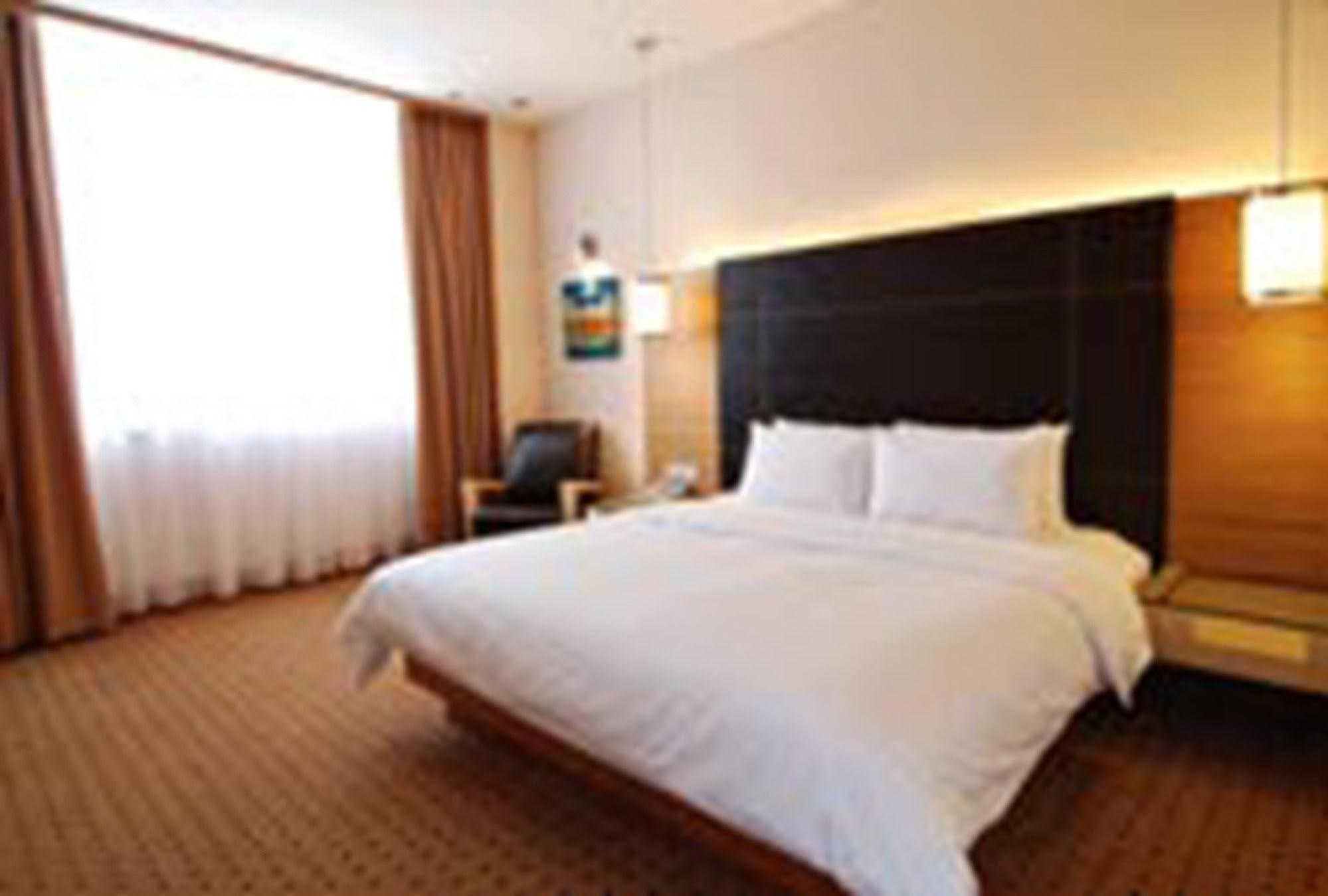 New World Suites Bintulu Exterior photo
